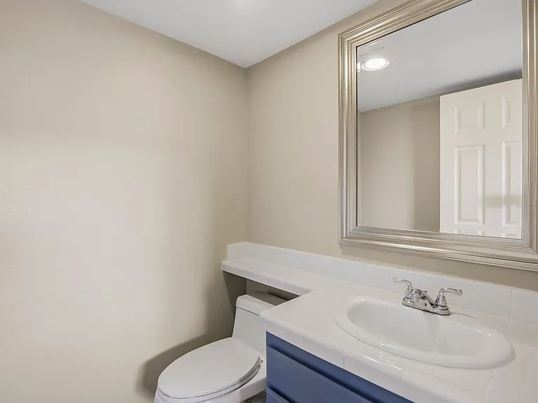 621 D St — Photo 18