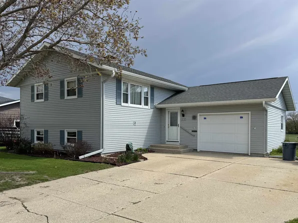 1717 S Chatham St, Janesville, WI 53546