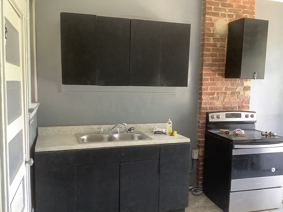 KITCHEN 1 OF 3