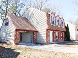 1584 Hummingbird Ln, Virginia Beach, VA 23454