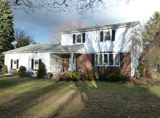 727 Stolle Rd, Elma, NY 14059