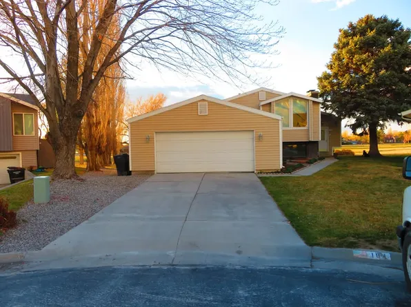 184 Country Club Dr, Stansbury Park, UT 84074
