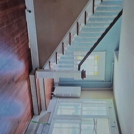 4th image of 342 Old Main St