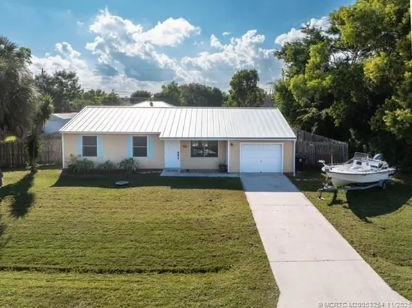 3071 SE East Blackwell Dr, Port Saint Lucie, FL 34952