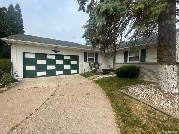 3320 Timberview St, Flint, MI 48532