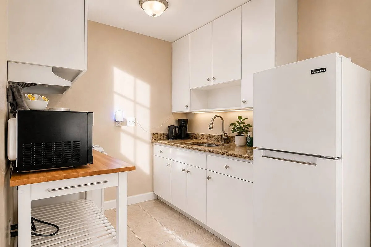 1 bed, 650 sqft, $3,400 — Photo 2