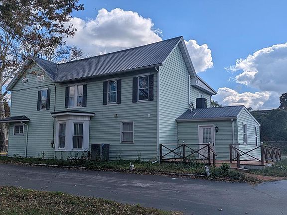 4th image of 109 N Bedford St