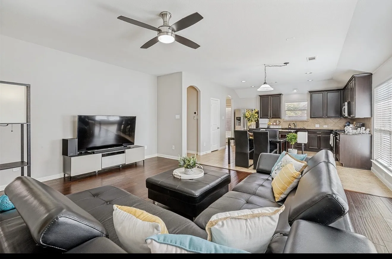 3 bed, 1534 sqft, $2,100 — Photo 4