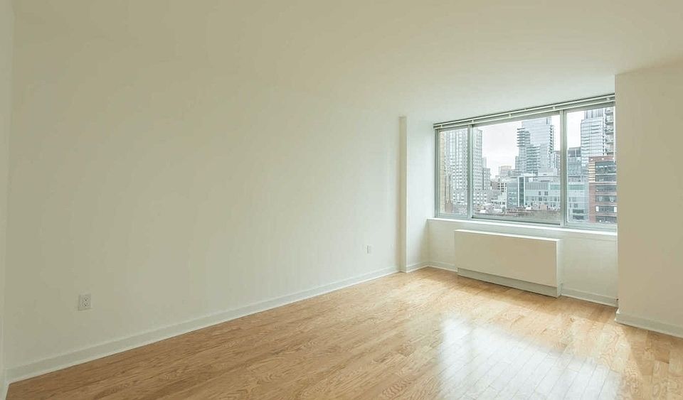 1st image of 101 W End Ave APT 7X