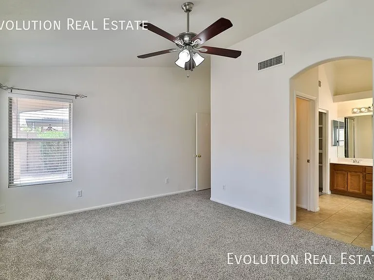 3226 E Sequoia Dr — Photo 24