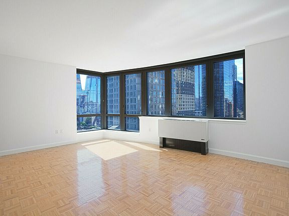 2nd image of 360 W 43rd St APT S9c