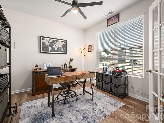 4th image of 4471 Potters Wheel Dr