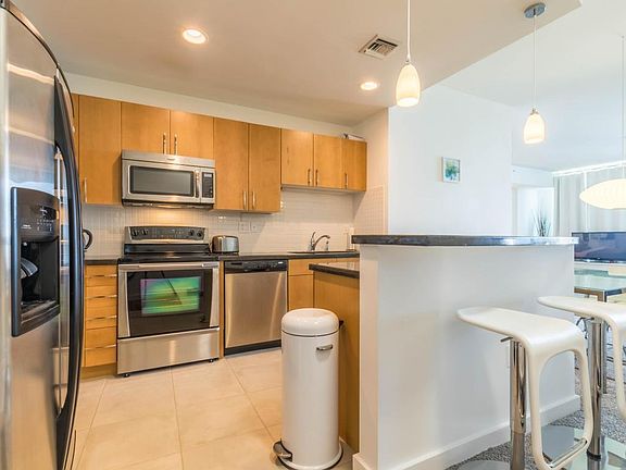 4th image of 300 S Australian Ave Unit 1203