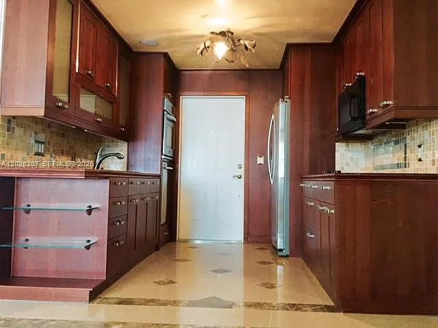 850 E Commercial Blvd #220C — Photo 2