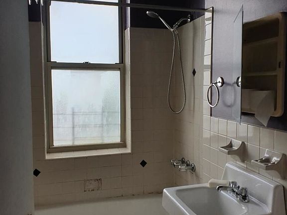 4th image of 29-16 21st Ave #32