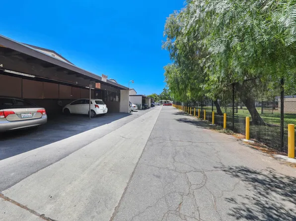 Villa Azusa Apartments