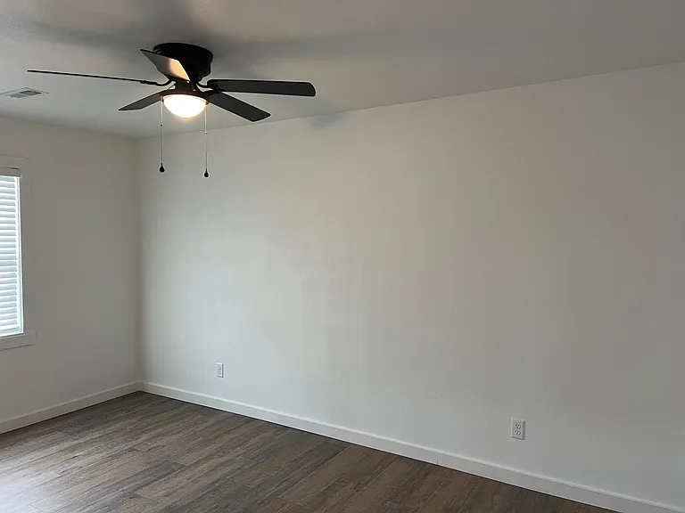 301 N Kentwood Ave — Photo 13