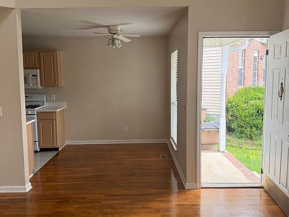 5th image of 522 Bellmore Pl