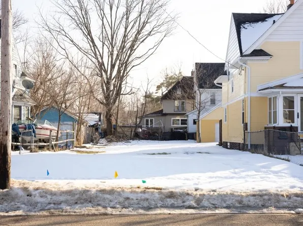 226 Lathrop Ave, Battle Creek, MI 49014