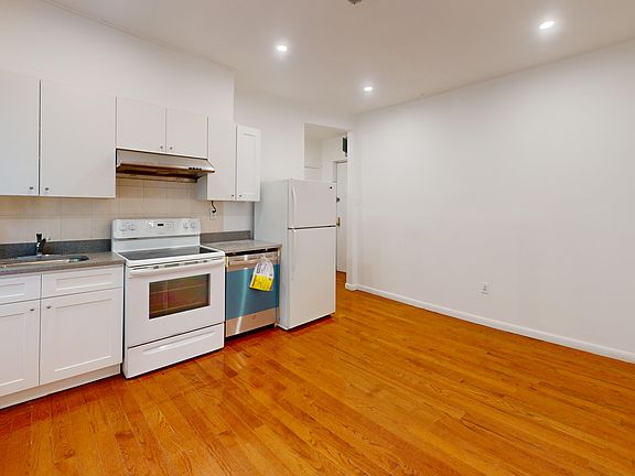 3rd image of 525 W 158th St APT 3e