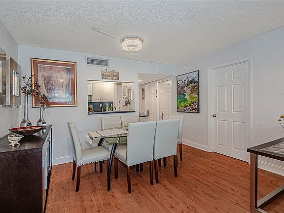 4th image of 120 Lakeview Dr APT 207