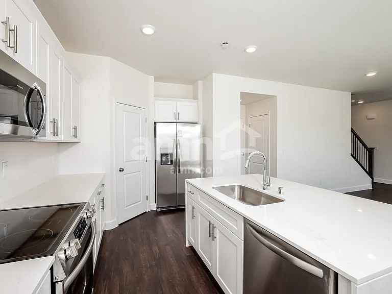 6448 Intuition Ln — Photo 3