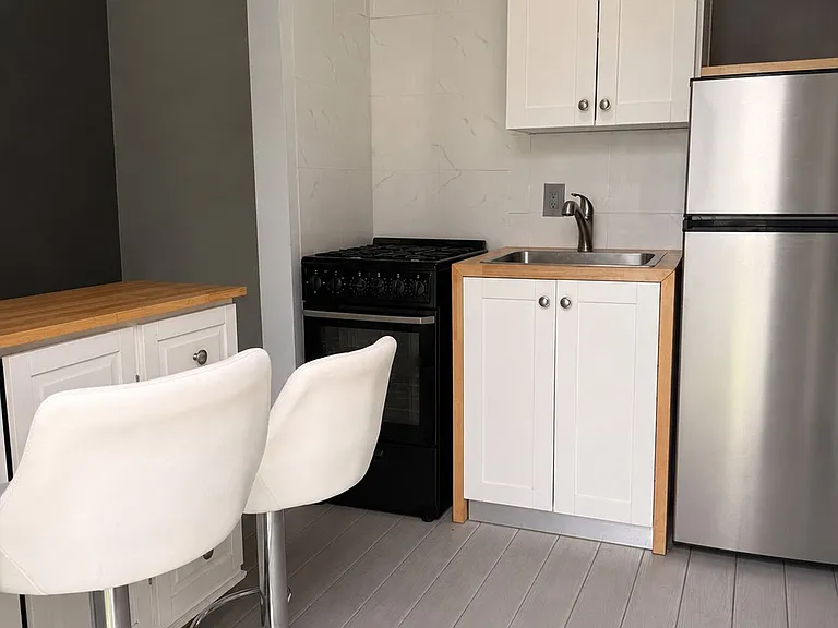 2700 Buttonwood Ave #1 — Photo 6