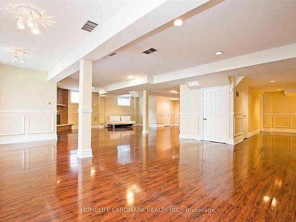 5th image of 252 Dunview Ave