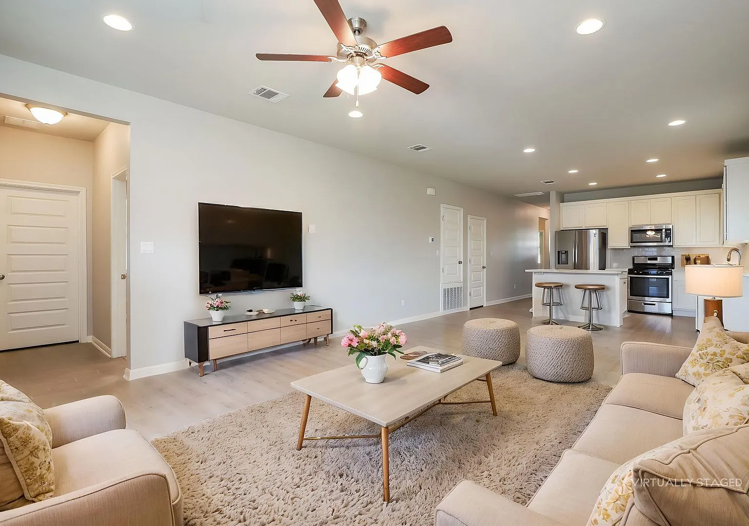 4 Bedroom + Office + bonus room in Deerbrooke Community - Leander Schools — Photo 2