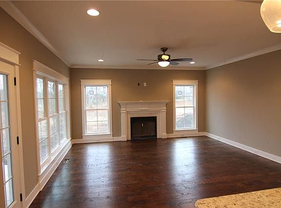 2nd image of 644 Tybarber Ave