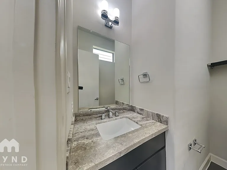 5309 Inker St — Photo 5