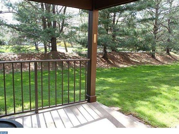 4th image of 25 Adele Ct