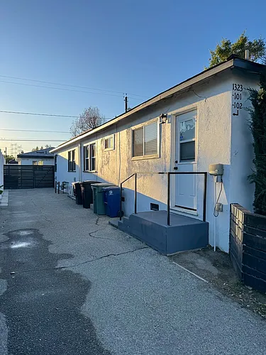 1327 N Kenwood St #1325 Photo 1