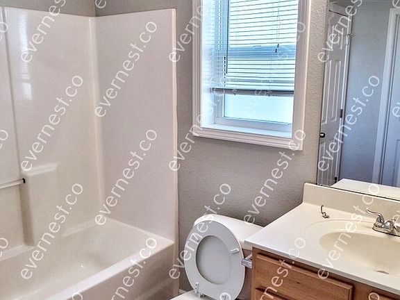 5th image of 4900 E 39th St
