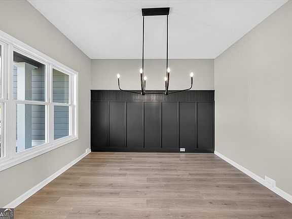 5th image of 2650 Williamson Rd