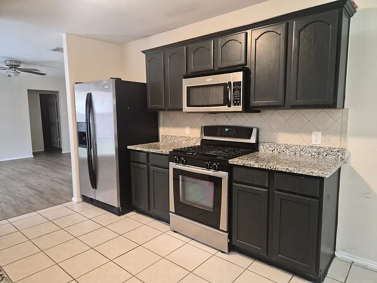 9944 Southgate Dr — Photo 2