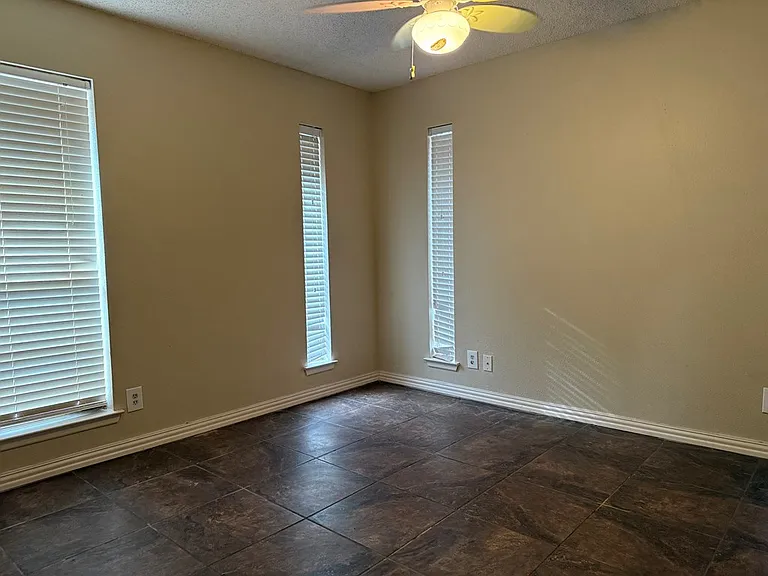 3002 Phillip Pl — Photo 8