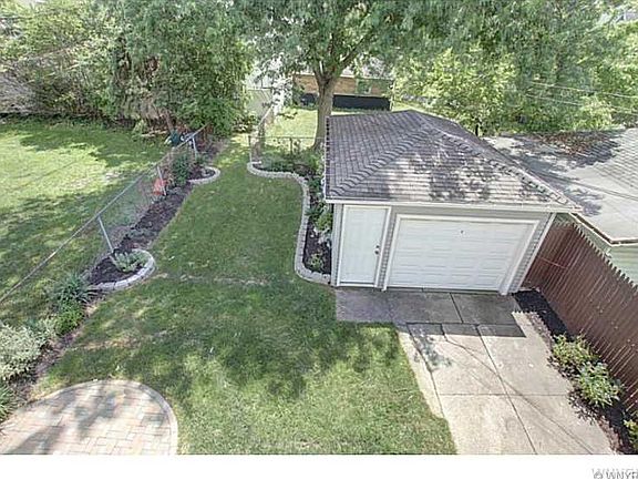 4th image of 106 Wilbury Pl
