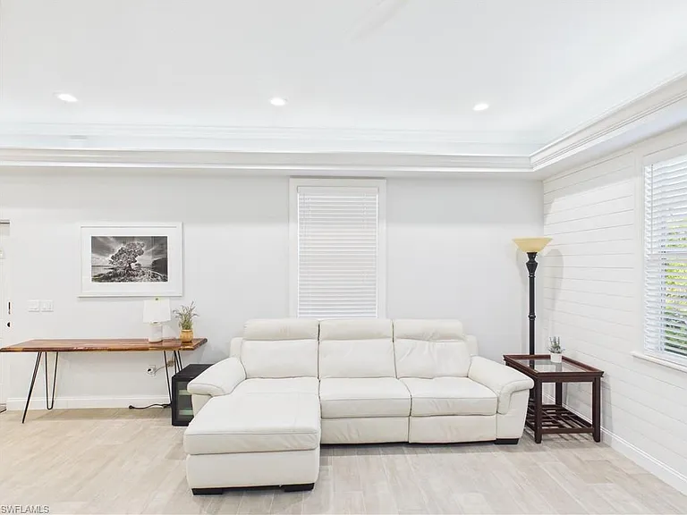 6072 Polly Ave — Photo 11