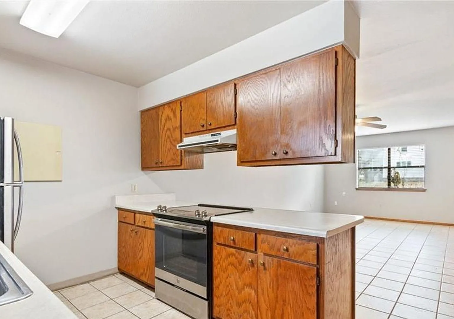 Townhome 2 Blocks from Downtown Siloam — Photo 3