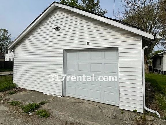 2nd image of 421 N Gladstone Ave