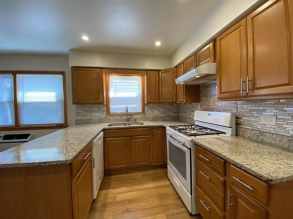 5th image of 5452 W Foster Ave #1