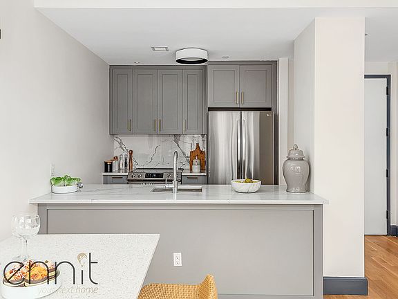 5th image of 293 Herkimer St #432