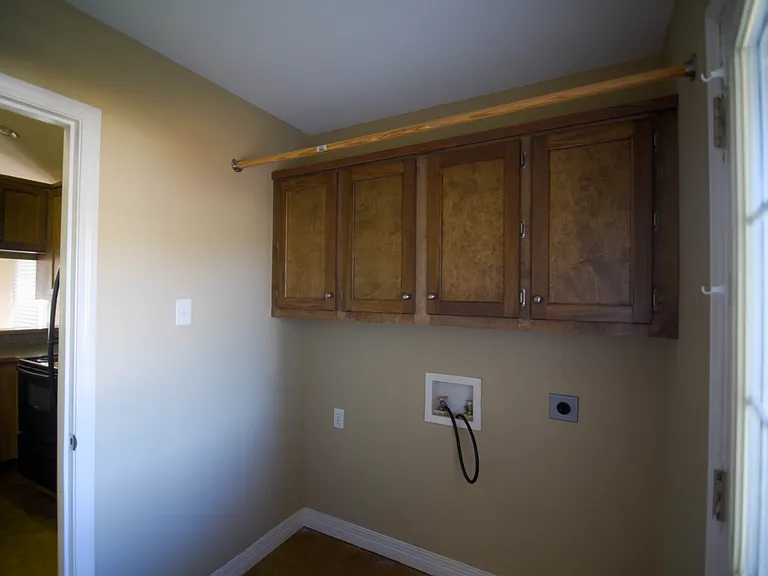 2506 Redwood St — Photo 10