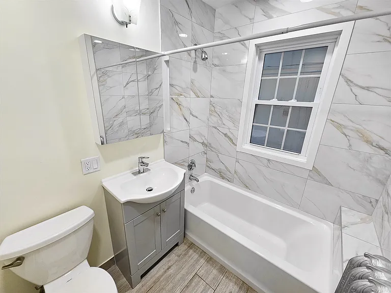 19 Rowe St — Photo 15