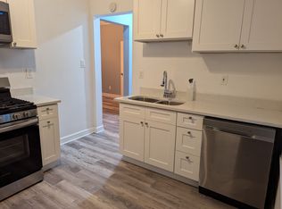 1436 W Victoria St #3, Chicago, IL 60660