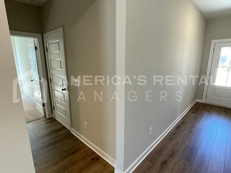 2124 Sullivan Dr — Photo 16