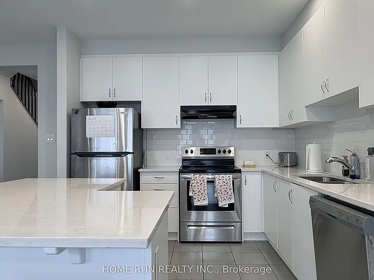 219 Billrian Cres — Photo 7