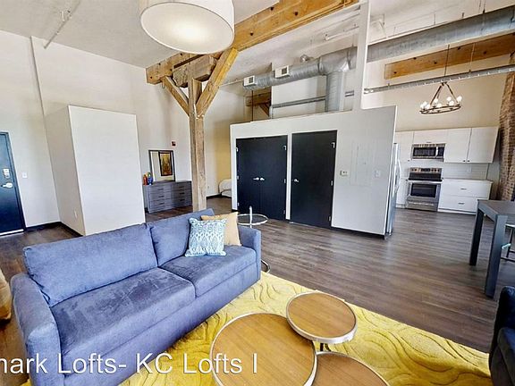 3rd image of 425 Washington St APT 405