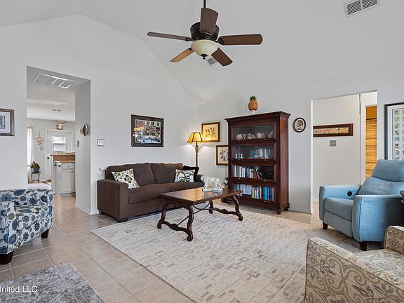 5th image of 10389 Cottage Ct